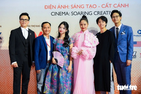 Ba anh trai vượt ngàn chông gai Soobin Hoàng Sơn, Cường Seven, Trọng Hiếu đi lạc vào thảm đỏ HANIFF - Ảnh 6.