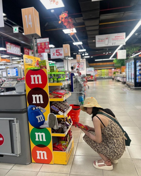 Lim Ji Yeon cười tít mắt trong chuyến du hí Nha Trang - Ảnh 4.