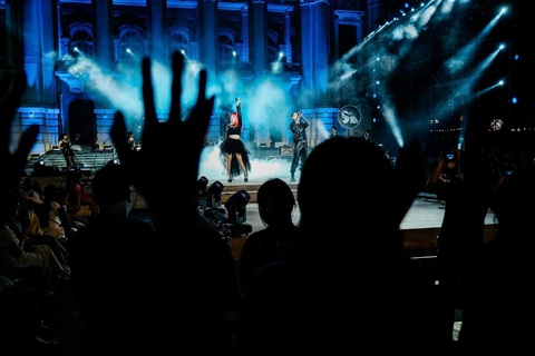 Rock và thời trang ghi dấu ấn tại Lễ hội thiết kế sáng tạo Hà Nội 2024 - Ảnh 5.