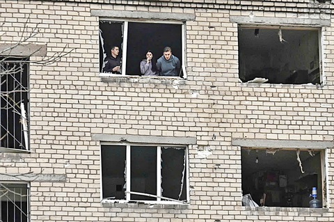 'Thương vụ' hòa bình của ông Trump ở Ukraine - Ảnh 1. 'Thương vụ' hòa bình của ông Trump ở Ukraine - Ảnh 1.