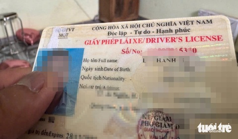 Lạ kỳ: mắt bị hỏng vẫn được cấp giấy khám sức khỏe với thị lực 10/10, đủ sức khỏe lái xe ô tô - Ảnh 1.