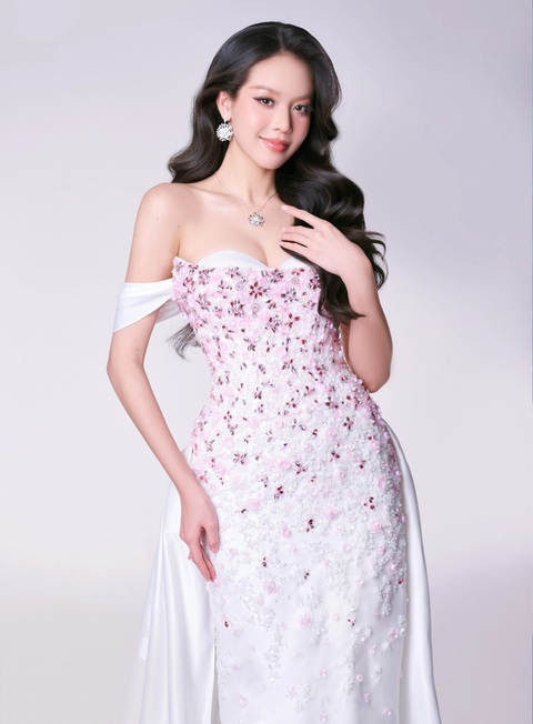 Ngắm nhan sắc người đẹp Việt đầu tiên chiến thắng tại Hoa hậu Quốc tế - Ảnh 2. Ngắm nhan sắc người đẹp Việt đầu tiên chiến thắng tại Hoa hậu Quốc tế - Ảnh 2.