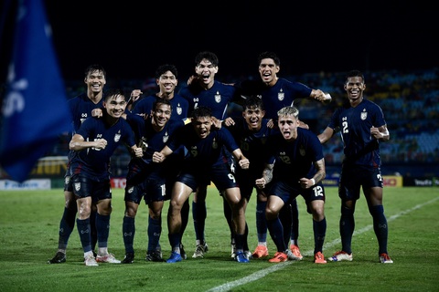 HLV Thái Lan xác nhận chỉ mang cầu thủ hạng 2 đến ASEAN Cup 2024 - Ảnh 1.