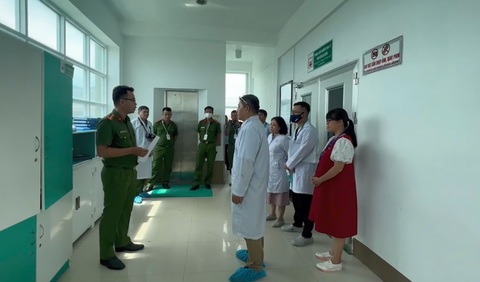 Sau gần 2 tháng, Công an TP.HCM khởi tố 31 bị can, thu giữ 9,7 tấn xyanua - Ảnh 2.