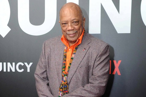 Quincy Jones, ông trùm làng giải trí Mỹ từng hợp tác với Michael Jackson, qua đời ở tuổi 91 - Ảnh 1. Quincy Jones, ông trùm làng giải trí Mỹ từng hợp tác với Michael Jackson, qua đời ở tuổi 91 - Ảnh 1.
