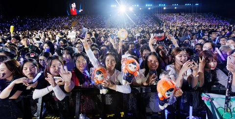 Hai đêm nhạc K-time live in Hanoi hủy, dân tình đồn tại...'anh trai'? - Ảnh 3. Hai đêm nhạc K-time live in Hanoi hủy, dân tình đồn tại...'anh trai'? - Ảnh 3.