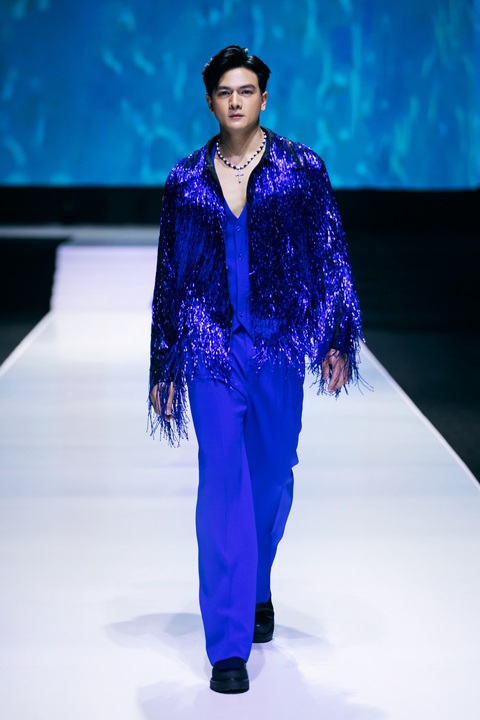 Thanh Hằng diện váy làm từ 200 mét vải làm vedette cho show Đỗ Mạnh Cường - Ảnh 8. Thanh Hằng diện váy làm từ 200 mét vải, làm vedette cho show Đỗ Mạnh Cường - Ảnh 8.