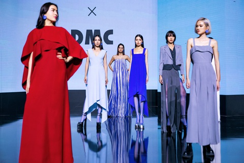 Thanh Hằng diện váy làm từ 200 mét vải làm vedette cho show Đỗ Mạnh Cường - Ảnh 4. Thanh Hằng diện váy làm từ 200 mét vải làm vedette cho show Đỗ Mạnh Cường - Ảnh 4.