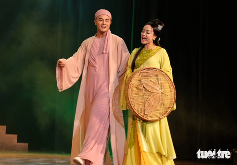 ‘Giai nhân’ Hồng Ánh bầm tay khi diễn cảnh đánh trống - Ảnh 1. ‘Giai nhân’ Hồng Ánh bầm tay khi diễn cảnh đánh trống - Ảnh 1.