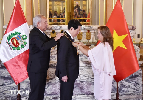 Peru trao huân chương cao quý nhất cho Chủ tịch nước Lương Cường - Ảnh 1.