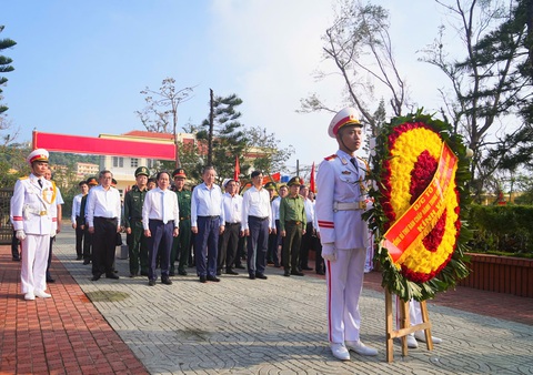 Tổng Bí thư Tô Lâm thăm và làm việc tại Bạch Long Vĩ - Ảnh 3.