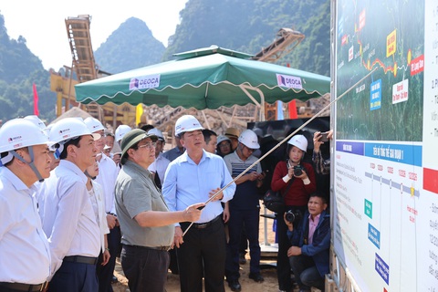 Thủ tướng 'thúc' tiến độ cao tốc tại Cao Bằng, Lạng Sơn và cửa khẩu thông minh - Ảnh 1. Thủ tướng 'thúc' tiến độ cao tốc tại Cao Bằng, Lạng Sơn và cửa khẩu thông minh - Ảnh 1.