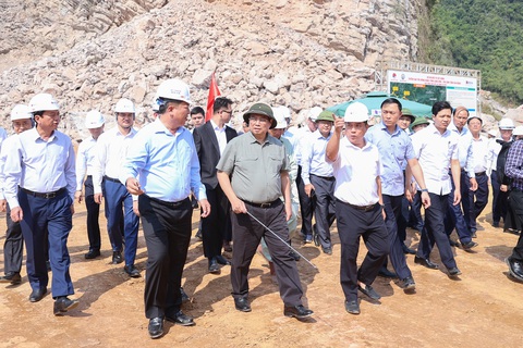 Thủ tướng 'thúc' tiến độ cao tốc tại Cao Bằng, Lạng Sơn và cửa khẩu thông minh - Ảnh 2. Thủ tướng 'thúc' tiến độ cao tốc tại Cao Bằng, Lạng Sơn và cửa khẩu thông minh - Ảnh 2.