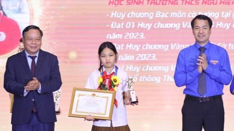 Xây dựng người Hà Nội thanh lịch văn minh phải bắt đầu từ những người trẻ - Ảnh 2. Xây dựng người Hà Nội thanh lịch, văn minh phải bắt đầu từ những người trẻ - Ảnh 2.