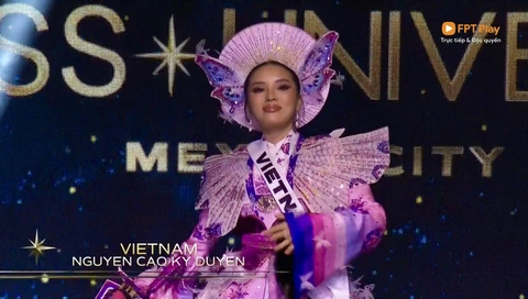 Bán kết Miss Universe thiếu đất diễn cho trang phục dạ hội, Kỳ Duyên diễn áo tắm chưa nổi bật - Ảnh 1. Bán kết Miss Universe thiếu đất diễn cho trang phục dạ hội, Kỳ Duyên diễn áo tắm chưa nổi bật - Ảnh 1.