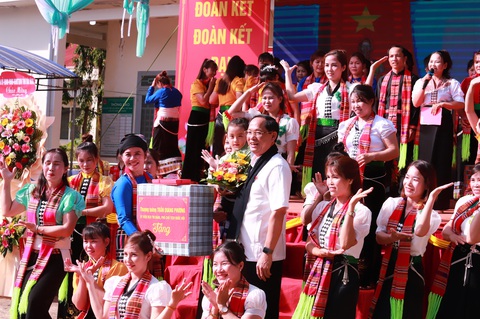 Đoàn kết dân tộc để đánh thức “nàng tiên xanh” Nông - Ảnh 4.