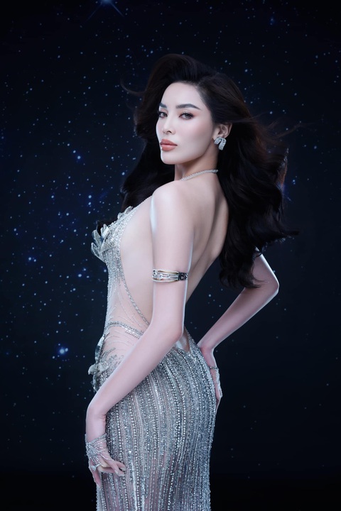 Kỳ Duyên được gọi tên vào top 30 Miss Universe 2024 - Ảnh 2. Người đẹp Victoria Kjær của Đan Mạch đoạt vương miện Hoa hậu Hoàn vũ - Miss Universe 2024 - Ảnh 24.