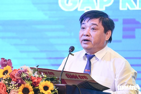 Mẹ vay nóng 20 triệu cho con làm học phí, nay nhận học bổng 15 triệu: 'Tôi mừng quá đi!’ - Ảnh 5. Mất cả cha mẹ, đi làm công nhân 3 năm kiếm sống, vẫn đậu ĐH Kinh tế TP.HCM, được tiếp sức đến trường - Ảnh 5.