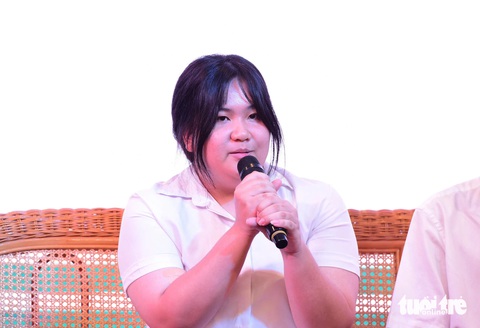 Mất cả cha mẹ, đi làm công nhân 3 năm kiếm sống, vẫn đậu ĐH Kinh tế TP.HCM, được tiếp sức đến trường - Ảnh 8. Mất cả cha mẹ, đi làm công nhân 3 năm kiếm sống, vẫn đậu ĐH Kinh tế TP.HCM, được tiếp sức đến trường - Ảnh 8.