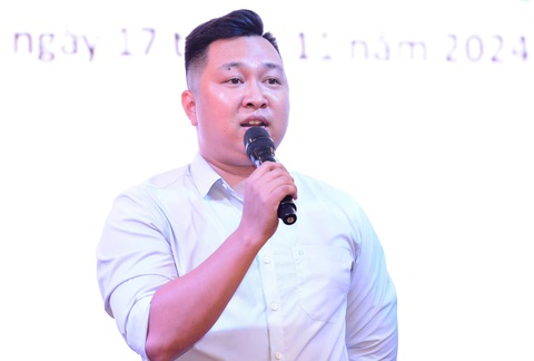 - Ảnh 2. Mất cả cha mẹ, đi làm công nhân 3 năm kiếm sống, vẫn đậu ĐH Kinh tế TP.HCM, được tiếp sức đến trường - Ảnh 21.