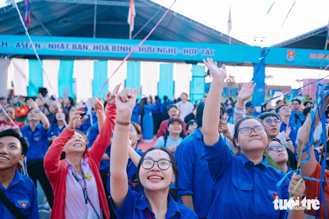 Đại biểu SSEAYP tạm biệt Việt Nam. Tiếp tục hải trình đến Indonesia - Ảnh 12. Đại biểu SSEAYP tạm biệt Việt Nam - Ảnh 12.