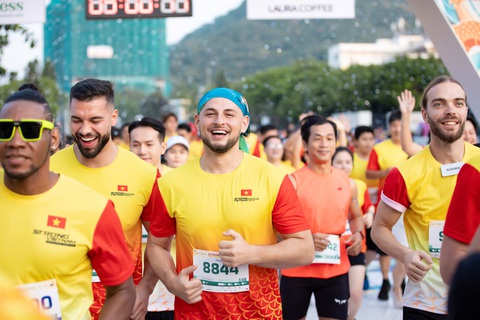 60 nam vương quốc tế tham gia giải chạy Strong Vietnam, tìm top 5 Mr Sport - Ảnh 4. 60 nam vương quốc tế tham gia giải chạy Strong Vietnam, tìm top 5 Mr Sport - Ảnh 4.