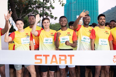 60 nam vương quốc tế tham gia giải chạy Strong Vietnam, tìm top 5 Mr Sport - Ảnh 2. 60 nam vương quốc tế tham gia giải chạy Strong Vietnam, tìm top 5 Mr Sport - Ảnh 2.