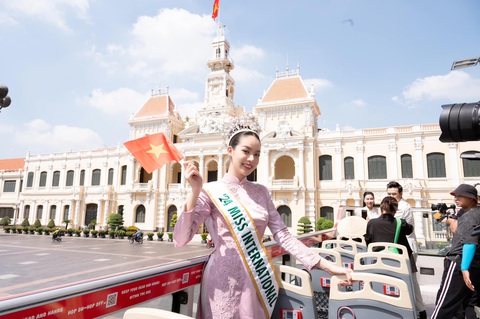 Thanh Thủy được Dì Dung 'chấm' từ đầu - Ảnh 1. Thanh Thủy được Dì Dung 'chấm' từ đầu - Ảnh 1.