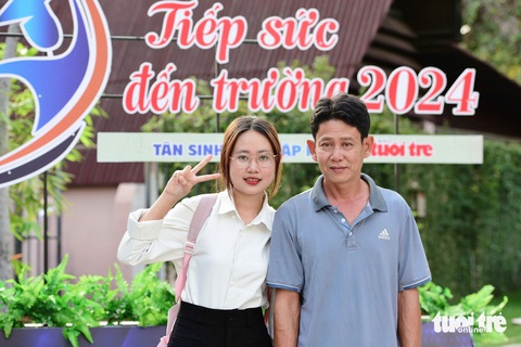 Suất học bổng mở ra hy vọng giữa lúc chới với nhất - Ảnh 6. Suất học bổng mở ra hy vọng giữa lúc chới với nhất - Ảnh 5.