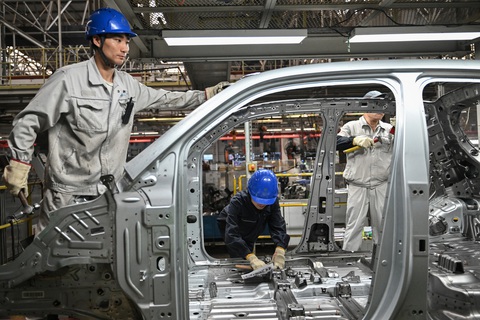 IMF: Thuế quan trả đũa làm lung lay triển vọng kinh tế châu Á - Ảnh 1. IMF: Thuế quan trả đũa làm lung lay triển vọng kinh tế châu Á - Ảnh 1.