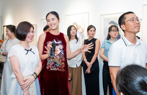 Những bức tranh trong trẻo, an lạc của Nguyễn Thu Hà - Ảnh 2.