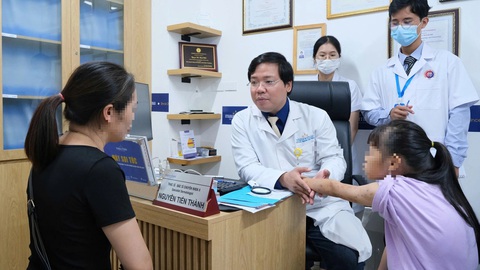 Cả gia đình bị nhiễm nấm da lây từ mèo - Ảnh 1. Nhận nuôi mèo hoang, cả gia đình bị nhiễm nấm da - Ảnh 1.