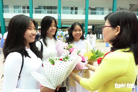 THÁNG 11 - THÁNG CỦA LÒNG BIẾT ƠN - Ảnh 1. THÁNG 11 - THÁNG CỦA LÒNG BIẾT ƠN - Ảnh 2.
