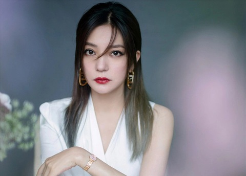 Tin tức giải trí 19-11: Triệu Vy nộp phạt; Wren Evans gây sốt; Rosé BlackPink thành công là nhờ BTS? - Ảnh 1. Tin tức giải trí 19-11: Triệu Vy nộp phạt; Rosé BlackPink thành công là nhờ BTS? - Ảnh 1.