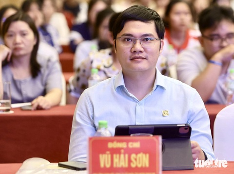 Tiếp sức đến trường 19 tỉnh phía Bắc: Đau xót đi học bằng tiền viếng mẹ, nhưng tin vào tương lai! - Ảnh 14. Tiếp sức đến trường 19 tỉnh phía Bắc: Đau xót đi học bằng tiền viếng mẹ, nhưng tin vào tương lai! - Ảnh 16.