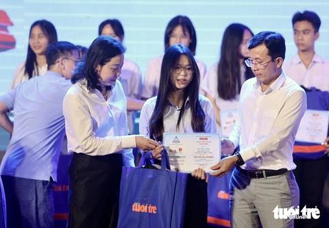 Tiếp sức đến trường 19 tỉnh phía Bắc: Thắp lên hy vọng để viết tiếp ước mơ - Ảnh 1. Tiếp sức đến trường 19 tỉnh phía Bắc: Thắp lên hy vọng để viết tiếp ước mơ - Ảnh 1.