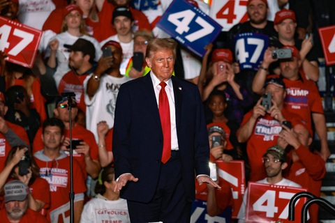 Đảng Dân chủ lo ông Trump sẽ tuyên bố thắng cử sớm - Ảnh 1.