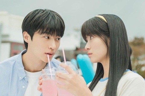 Byeon Woo Seok mất 9 năm để trở thành ngôi sao màn ảnh nhỏ Hàn Quốc - Ảnh 2. Byeon Woo Seok mất 9 năm để trở thành ngôi sao màn ảnh nhỏ Hàn Quốc - Ảnh 2.