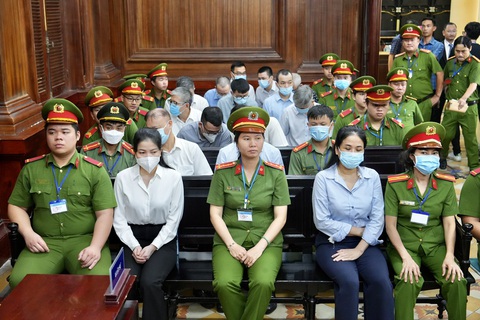 Cựu Vụ phó thuộc Bộ Công Thương khai nhận hối lộ 3 lần nhưng viết nhầm thành 4 - Ảnh 1. Cựu Vụ phó thuộc Bộ Công Thương khai nhận hối lộ 3 lần nhưng viết nhầm thành 4 - Ảnh 1.