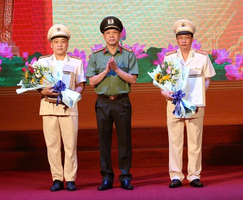 Công an tỉnh Bình Dương có thêm 2 phó giám đốc - Ảnh 1. Công an tỉnh Bình Dương có thêm 2 phó giám đốc - Ảnh 1.