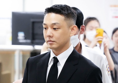 Dân Hàn phẫn nộ khi Yoo Ah In dùng cái chết của cha để xin giảm án tù - Ảnh 2. Dân Hàn phẫn nộ khi Yoo Ah In dùng cái chết của cha để xin giảm án tù - Ảnh 2.