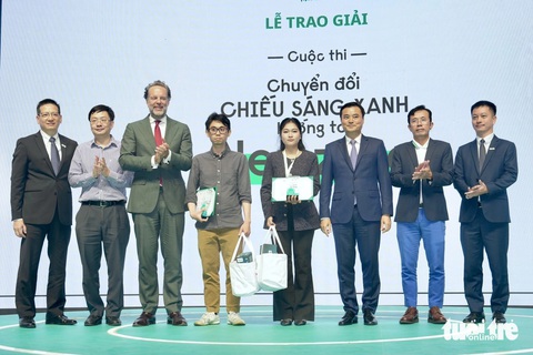 Trao 23 giải thưởng Chuyển đổi chiếu sáng xanh hướng tới Net Zero - Ảnh 1. Trao 23 giải thưởng Chuyển đổi chiếu sáng xanh hướng tới Net Zero - Ảnh 1.