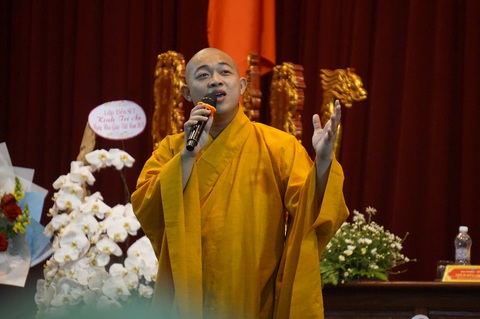 Xúc động với giọng hát hay không ngờ của các tăng ni sinh hát về nghề giáo - Ảnh 1. Xúc động với giọng hát hay không ngờ của các tăng ni sinh hát về nghề giáo - Ảnh 1.