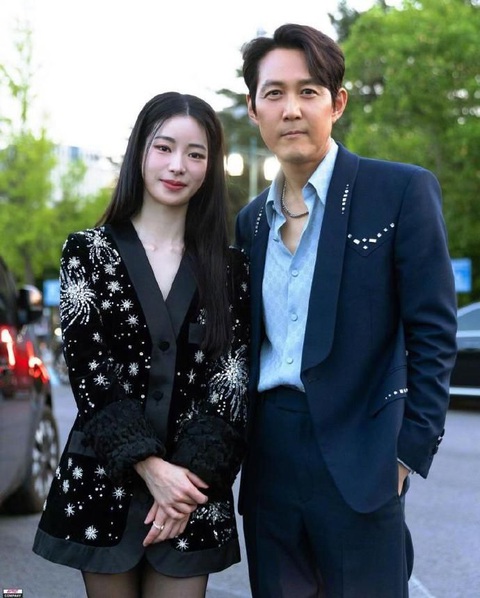 Ngôi sao Squid game Lee Jung Jae đóng cặp với sao nữ kém 18 tuổi - Ảnh 1.