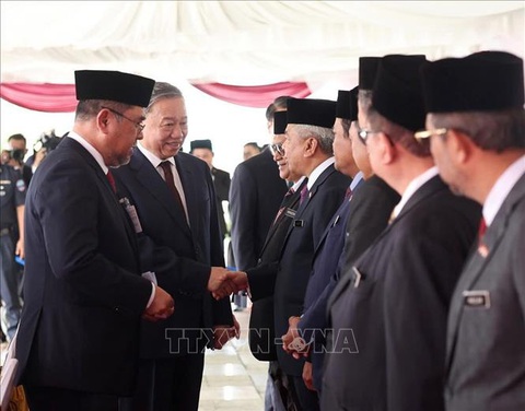 Malaysia dành nghi thức cao nhất đón Tổng Bí thư Tô Lâm và Phu nhân - Ảnh 4. Malaysia dành nghi thức cao nhất đón Tổng Bí thư Tô Lâm và Phu nhân - Ảnh 4.