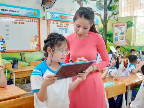 Giáo viên: Nghề lãnh đạo trẻ em - Ảnh 1.