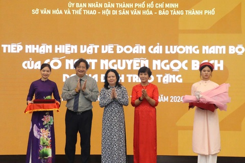 Ban quản lý chợ Bến Thành cam kết bảo tồn khoa học, hiệu quả sau xếp hạng di tích cấp thành phố - Ảnh 3. Ban quản lý chợ Bến Thành cam kết bảo tồn khoa học, hiệu quả sau xếp hạng di tích cấp thành phố - Ảnh 3.