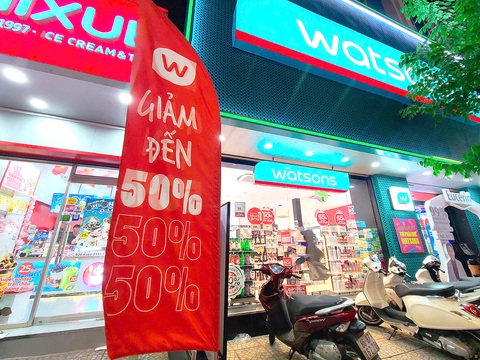 Rục rịch chuẩn bị cho mùa mua sắm lớn nhất năm - Ảnh 1. Đua tung ưu đãi lớn và sớm để hút khách dịp Black Friday - Ảnh 1.