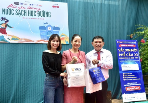 700 tô phở nấu xuyên đêm phục vụ học sinh Khánh Hòa - Ảnh 4. 1.000 tô phở nấu xuyên đêm phục vụ học sinh Khánh Hòa - Ảnh 6.