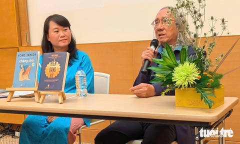 Chàng chó của YoKo Tawada phản ánh sự đổ vỡ đức tin trong con người - Ảnh 1. Chàng chó của Yoko Tawada 'một nơi rất đẹp rất thơ mà cũng có thể rất nhơ nhớp rất tục' - Ảnh 1.
